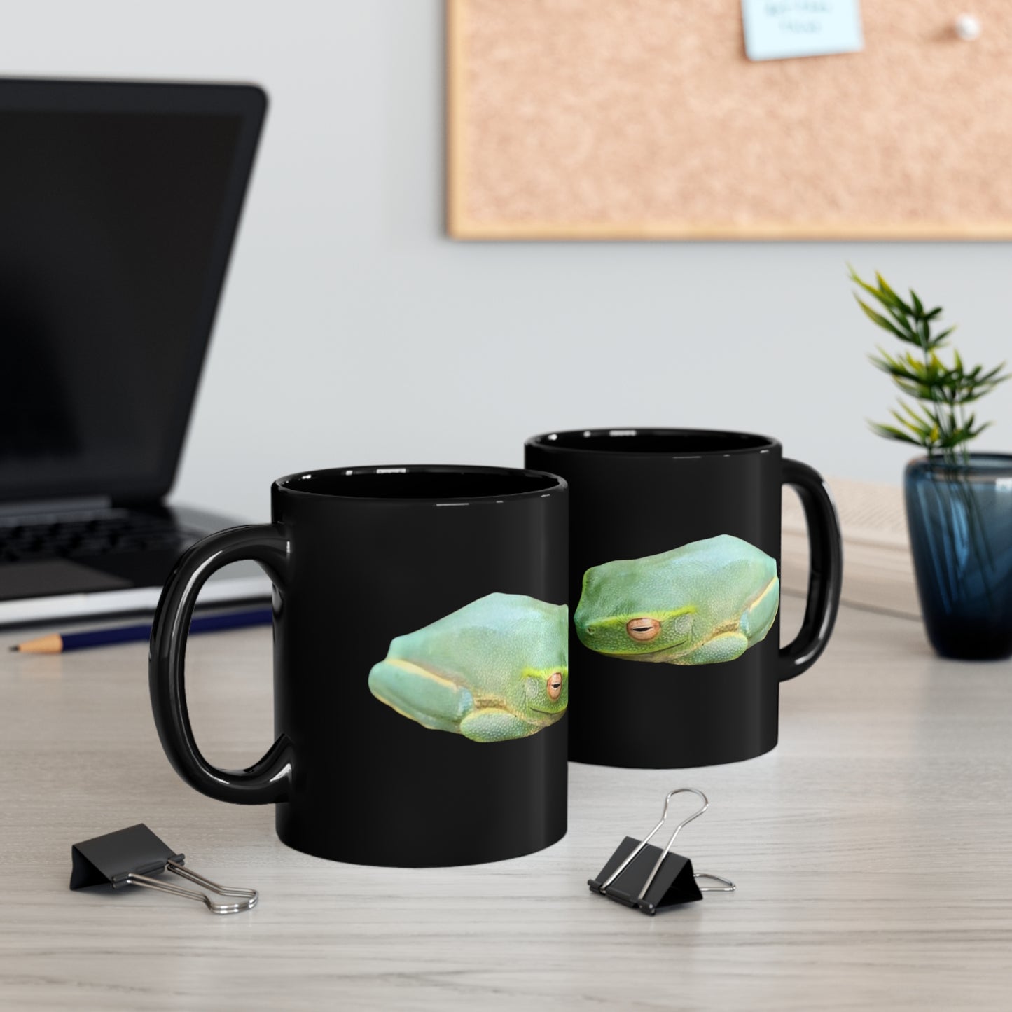 Green Tree Frog Coffee Mug